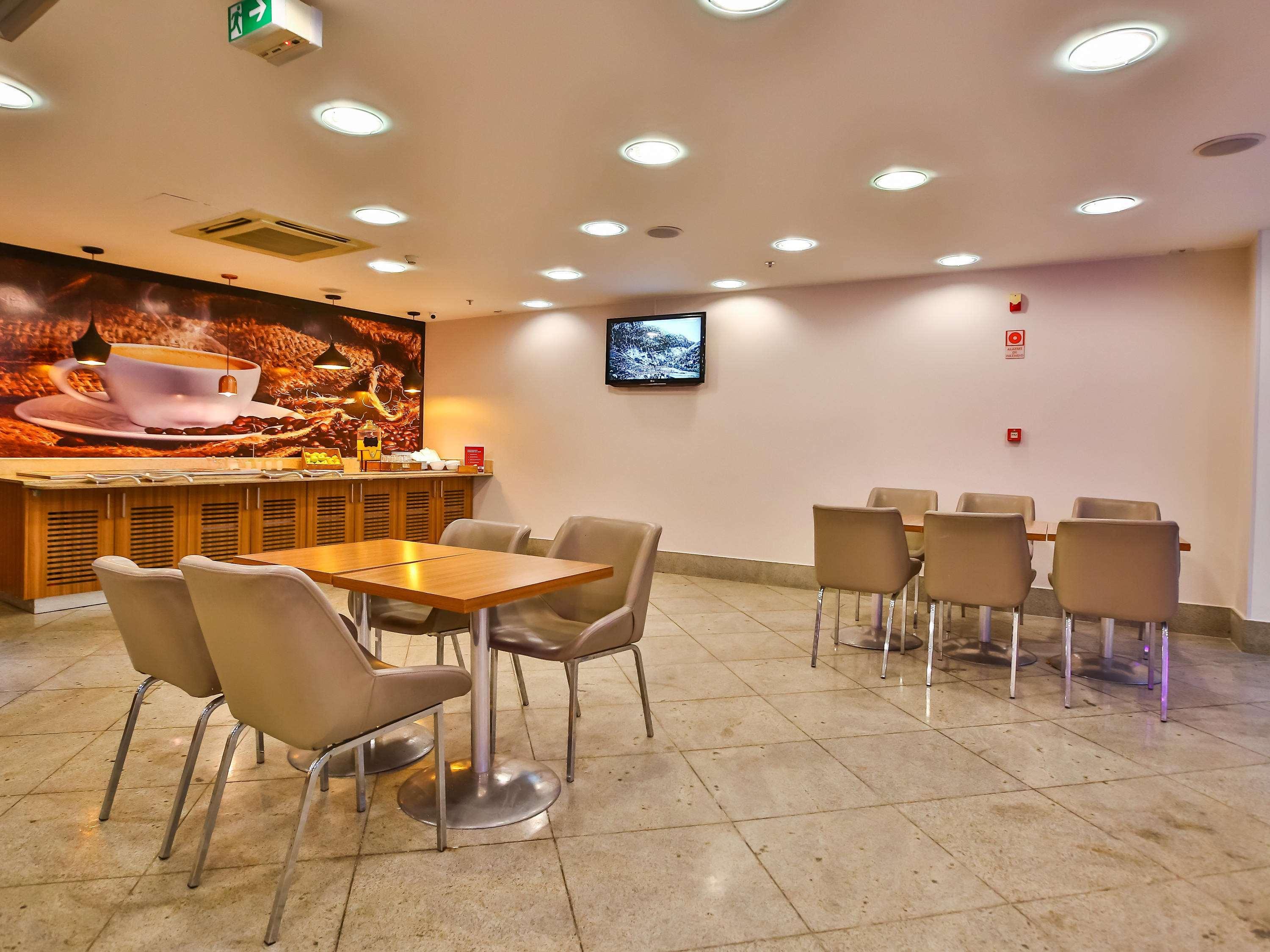 Ibis Copacabana Posto 2 Hotel 3*